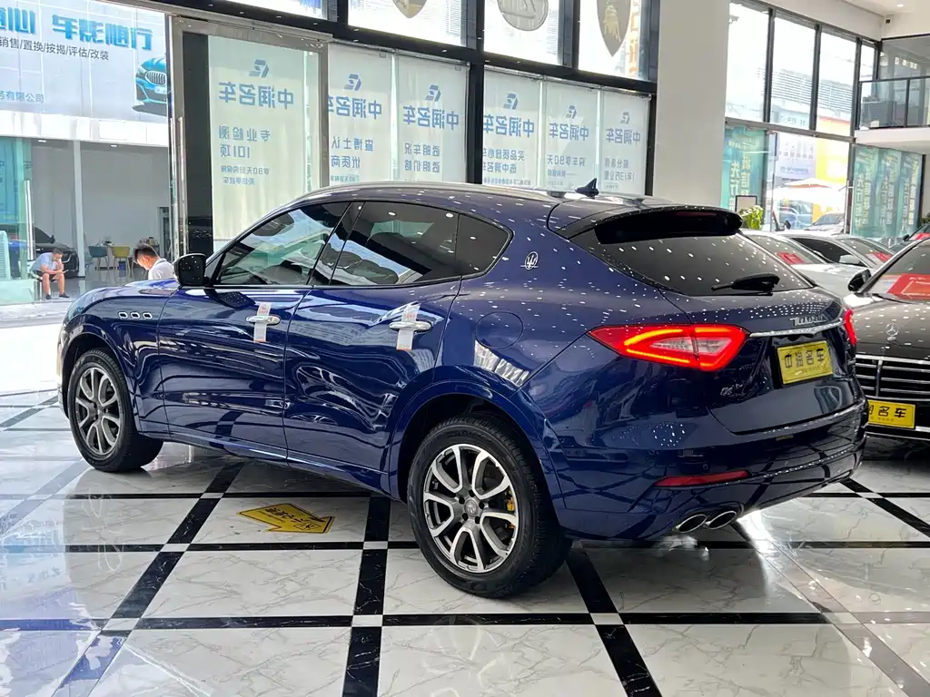 Maserati Levante 2019 — фото 14