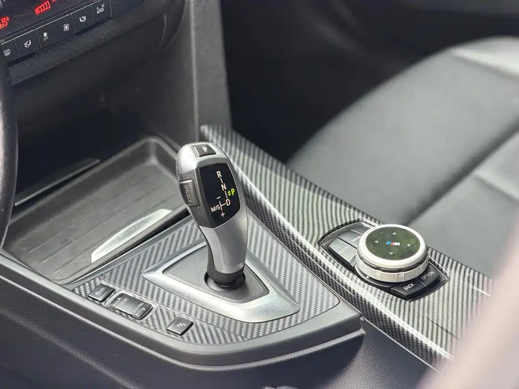 BMW 3 Series 2015 — фото 17