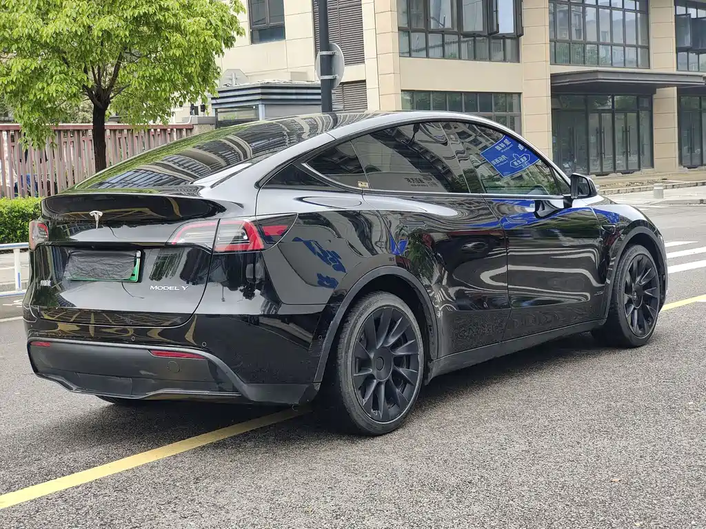 Tesla Model Y 2022 — фото 4