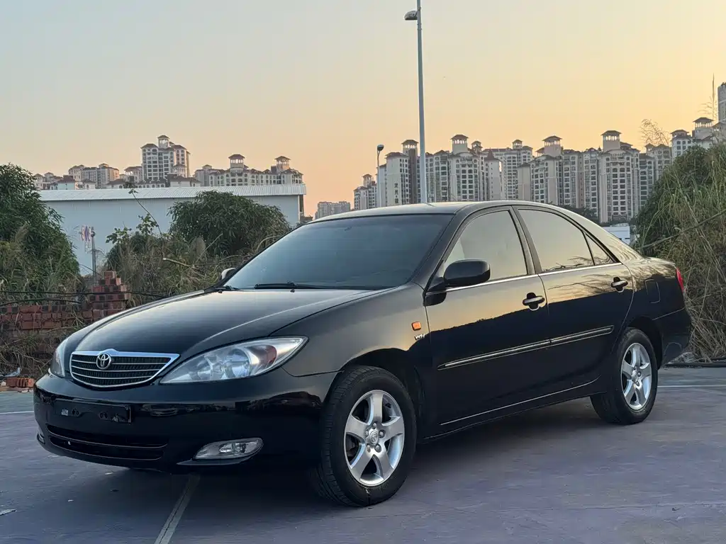 Toyota Camry 2004 — фото 1