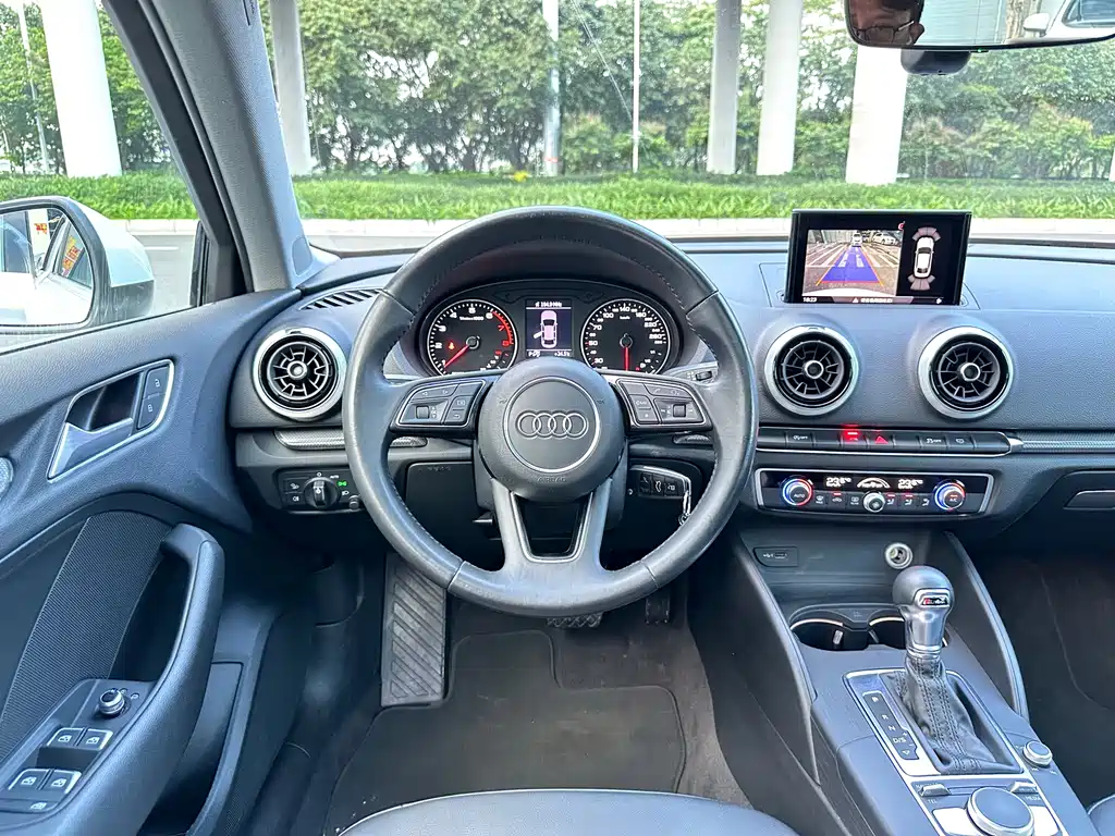 Audi A3 2018 — фото 11