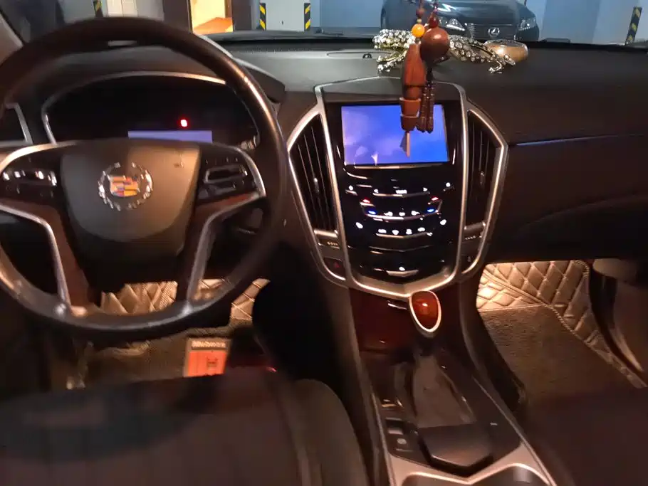 Cadillac SRX 2016 — фото 12