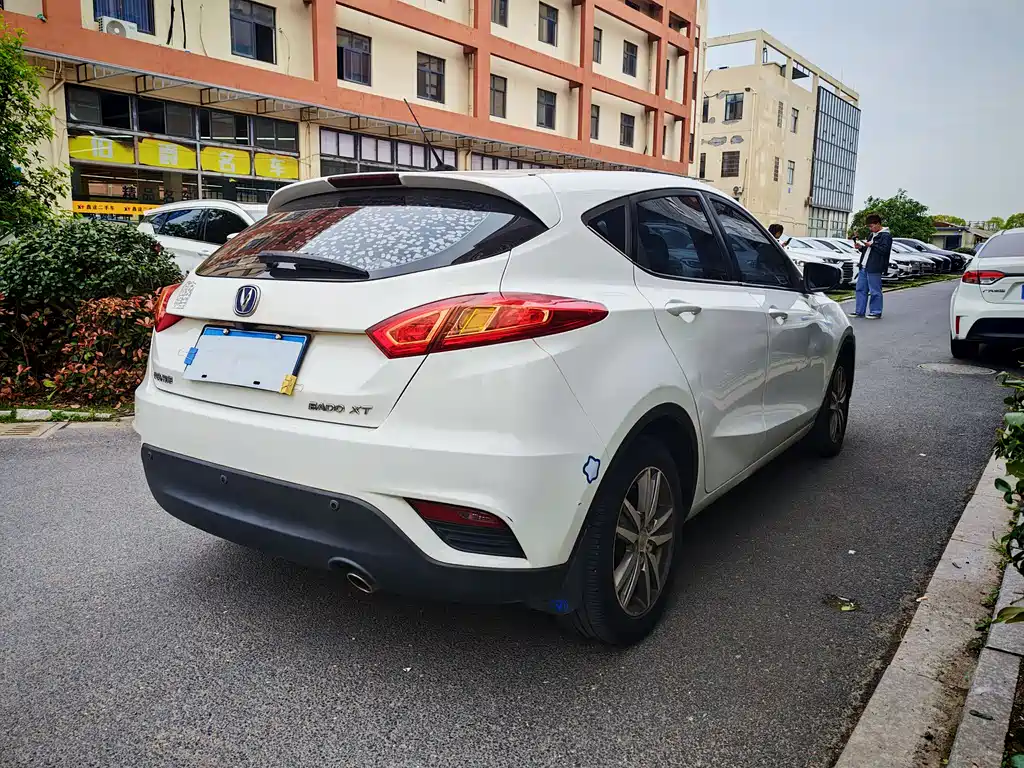 Changan Eado XT 2016 — фото 8