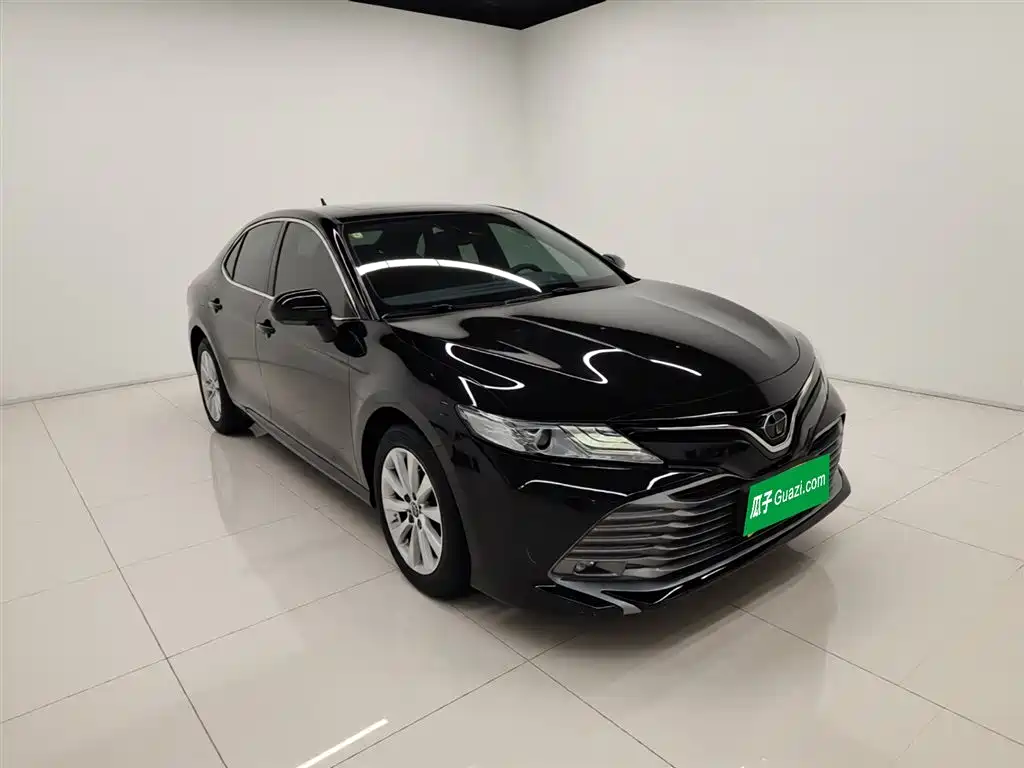 Toyota Camry 2018 — фото 22