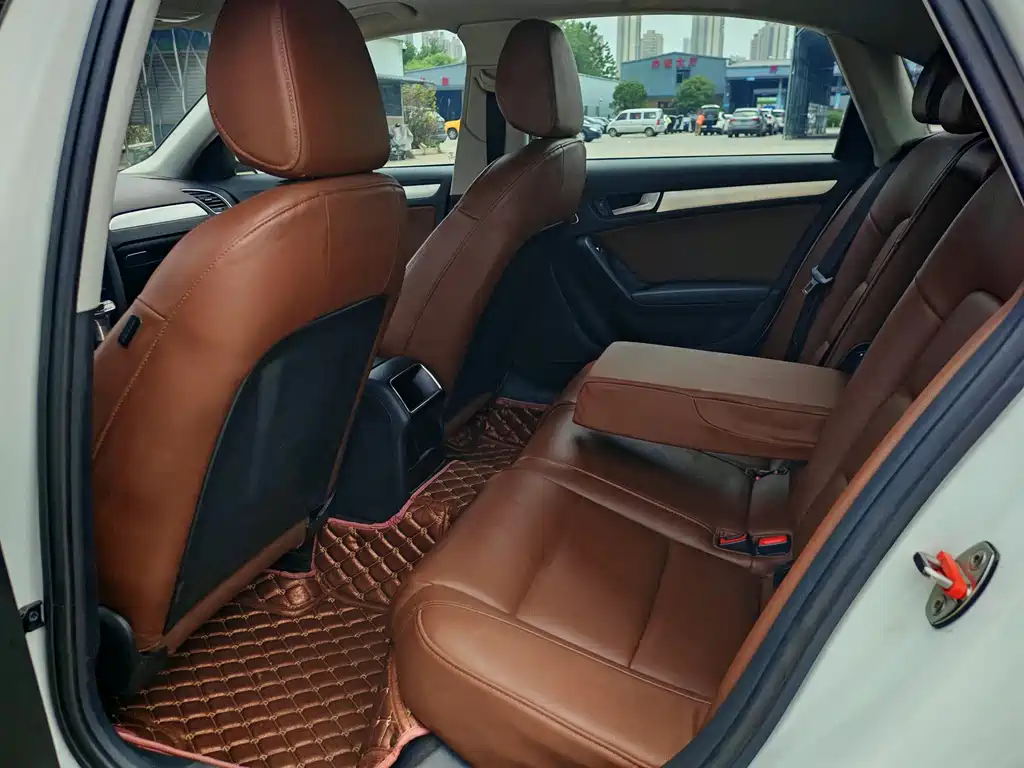Audi A4L 2016