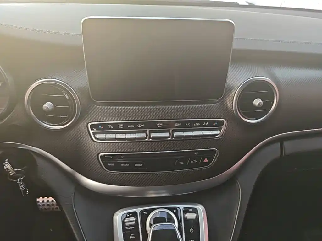 Mercedes-Benz V-Class 2019 — фото 13
