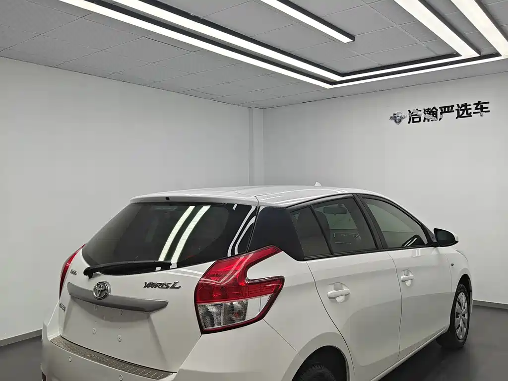 Toyota Yaris L 2016