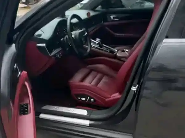 Porsche Panamera 2023