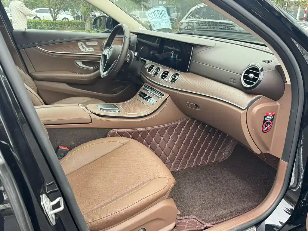 Mercedes-Benz E-Class 2022 — фото 6