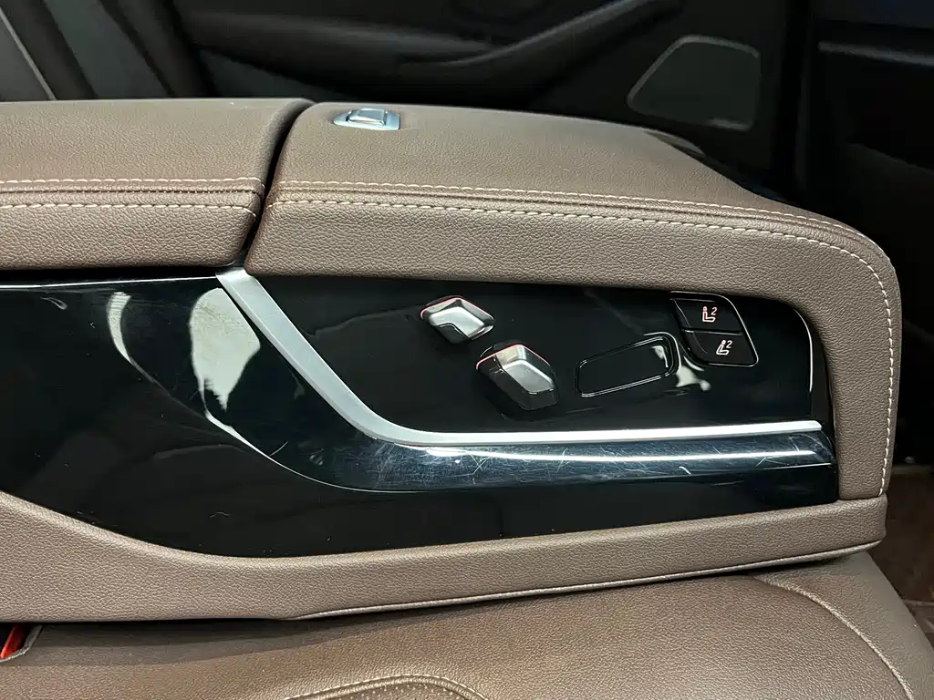 BMW 5 Series New Energy 2021 — фото 10