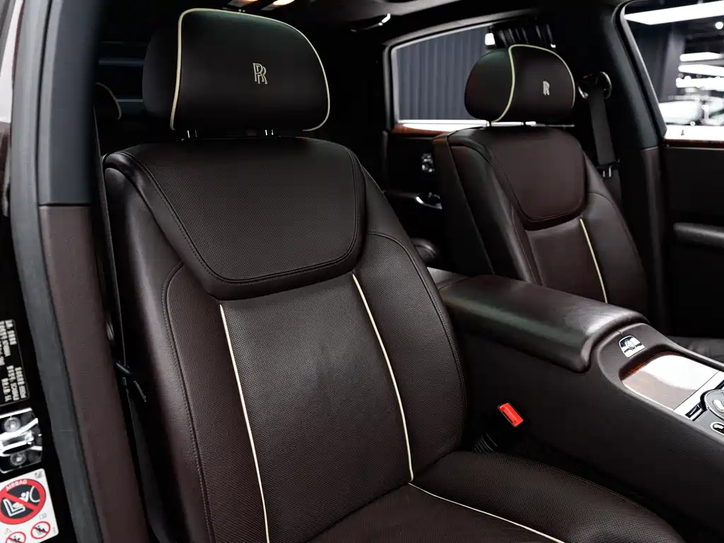 Rolls-Royce Ghost 2016 — фото 17