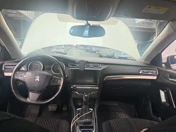 Peugeot 408 2016