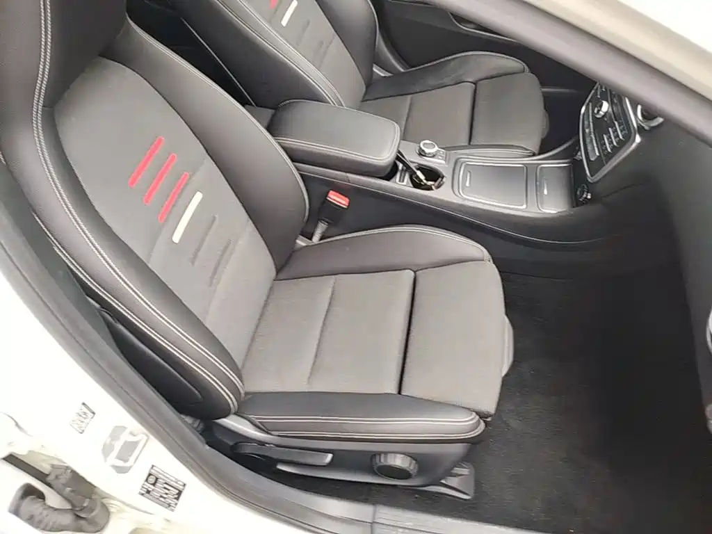 Mercedes-Benz A-Class 2017 — фото 25