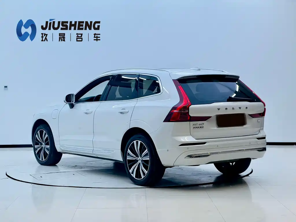 Volvo XC60 Plug-In Hybrid 2022 — фото 23