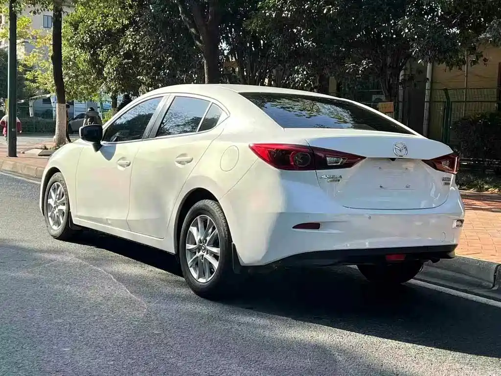 Mazda 3 Axela 2017 — фото 9
