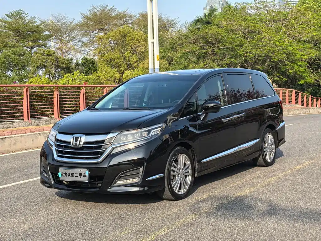 Honda Elysion 2018 — фото 1