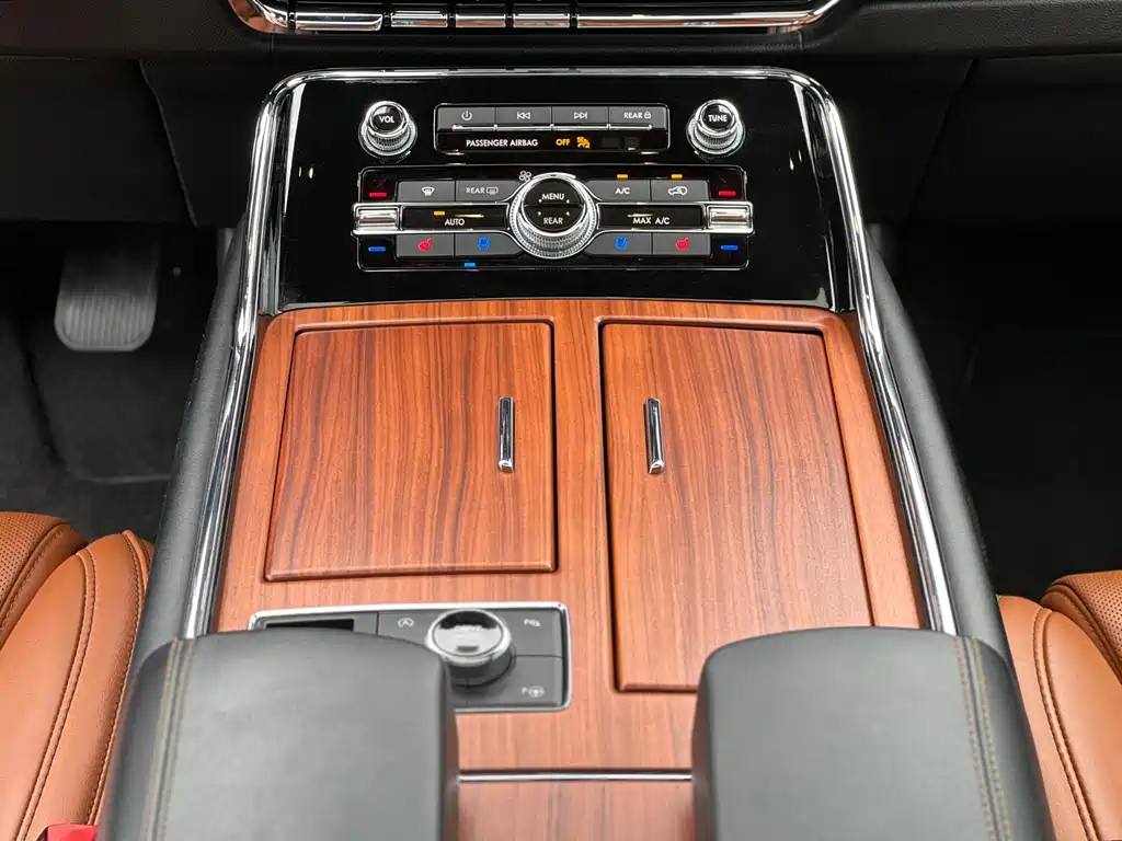 Lincoln Navigator 2020 — фото 11