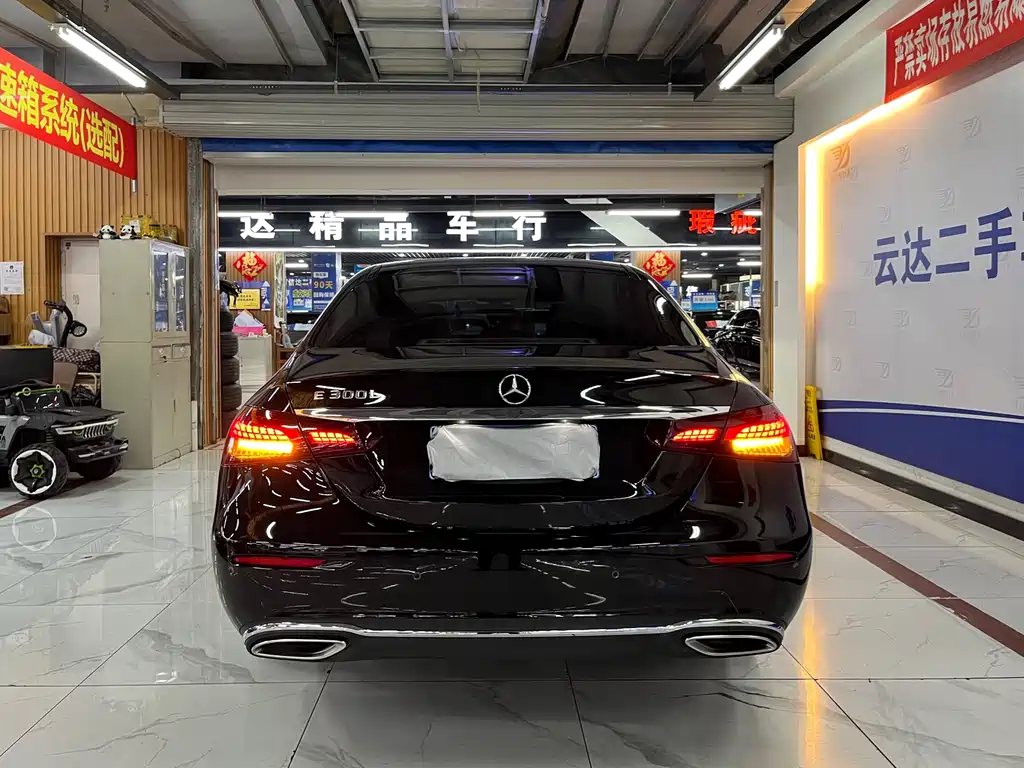 Mercedes-Benz E-Class 2023 — фото 4