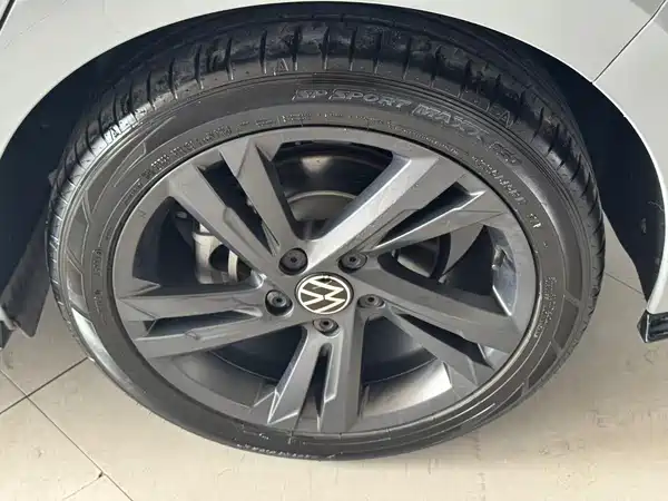 Volkswagen Golf 2022