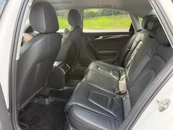 Audi A4L 2015