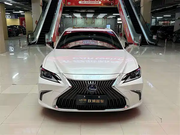 Lexus ES 2018