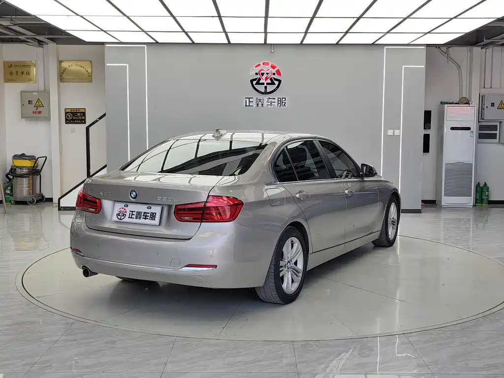 BMW 3 Series 2016 — фото 14
