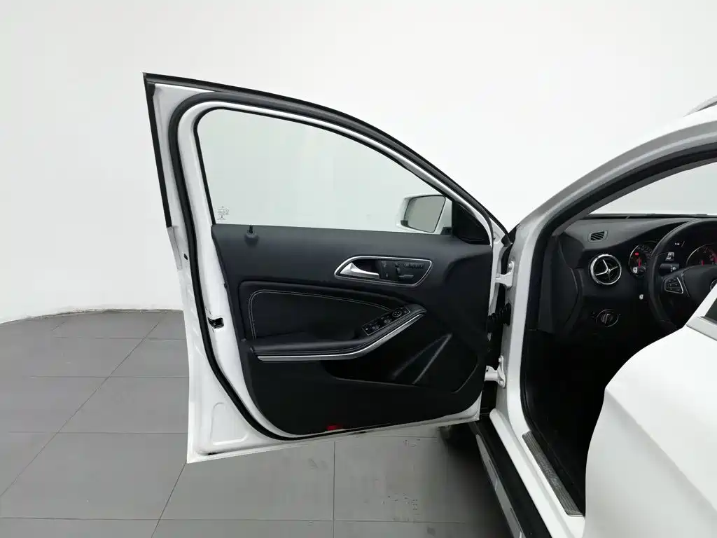 Mercedes-Benz GLA 2017 — фото 8