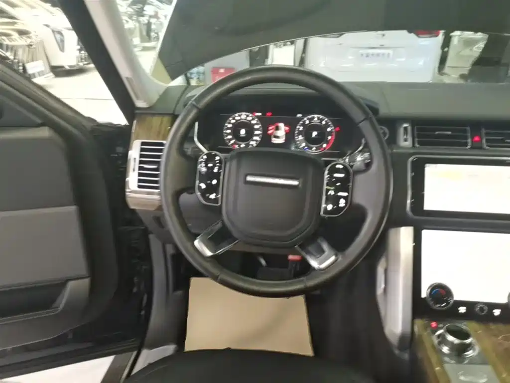 Land Rover Range Rover 2019 — фото 11