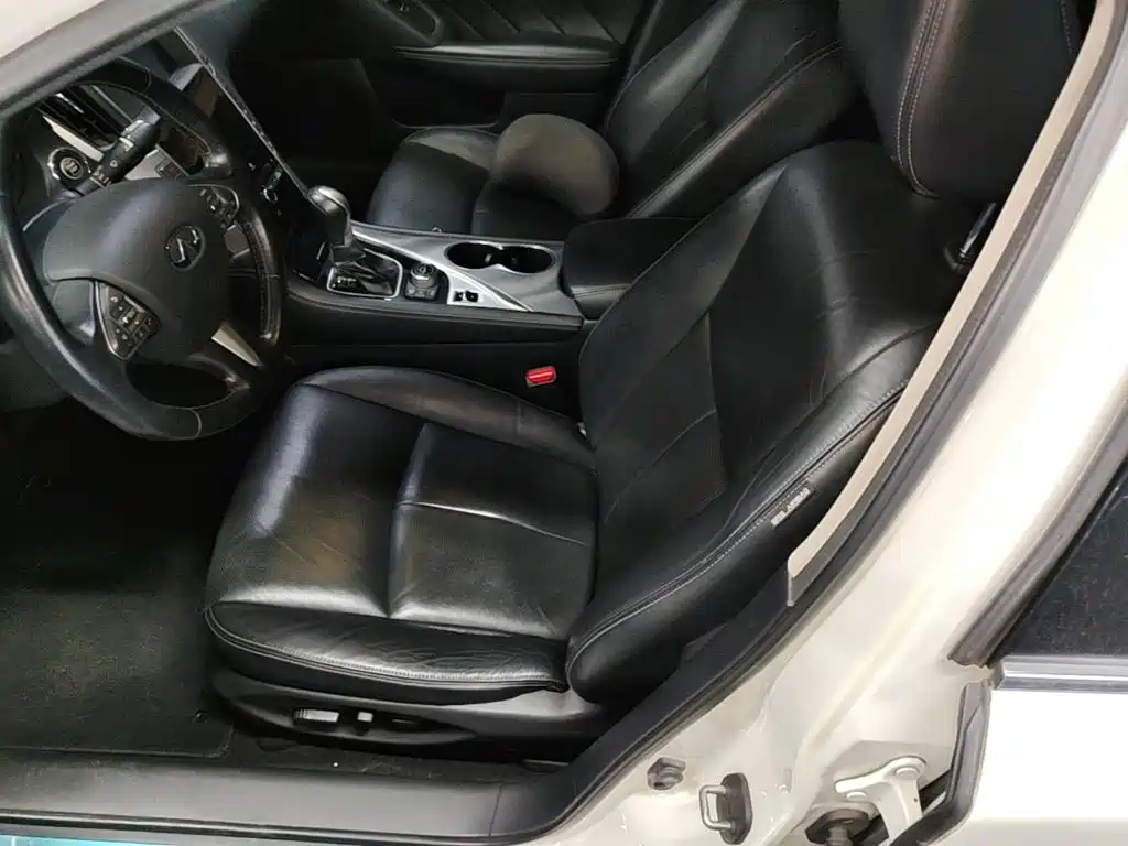 Infiniti Q50L 2015 — фото 15