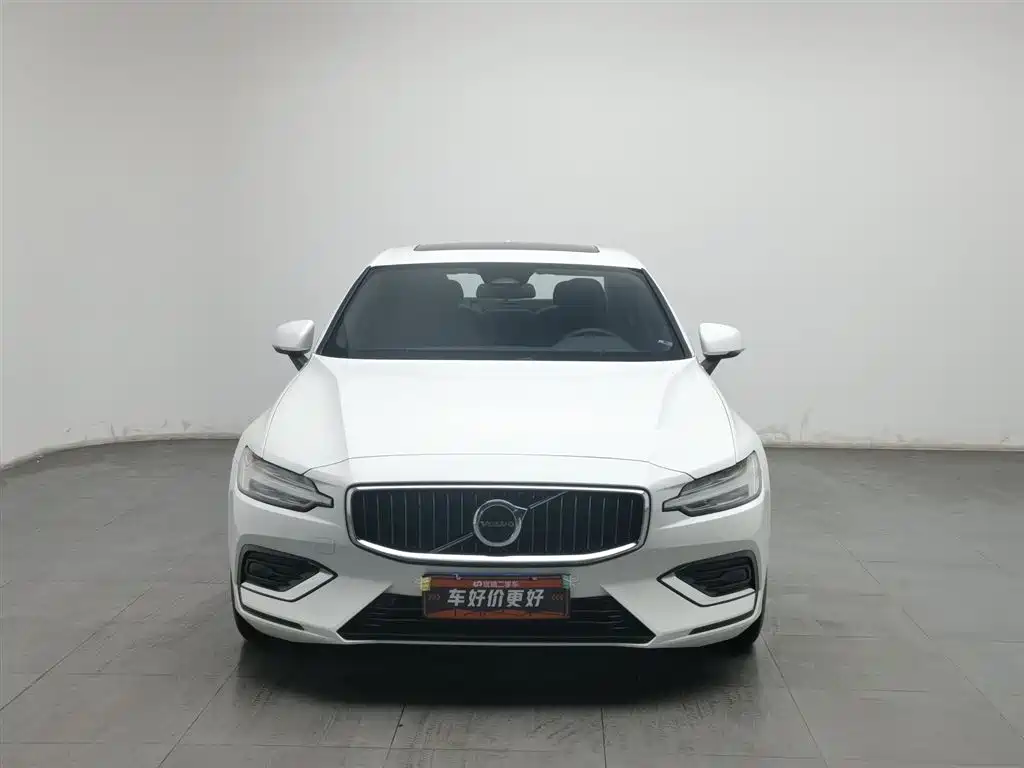 Volvo S60 2024 — фото 3