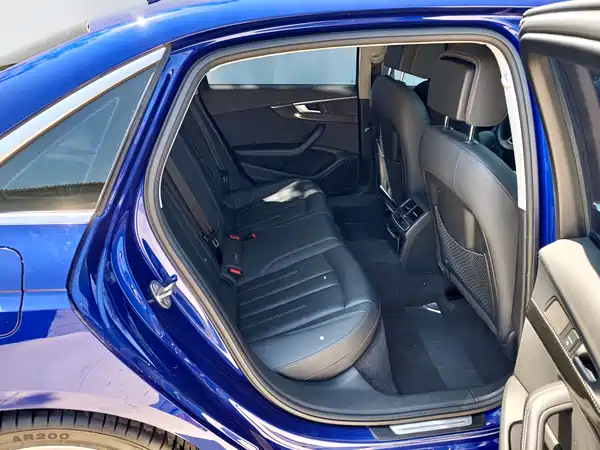 Audi A4L 2020