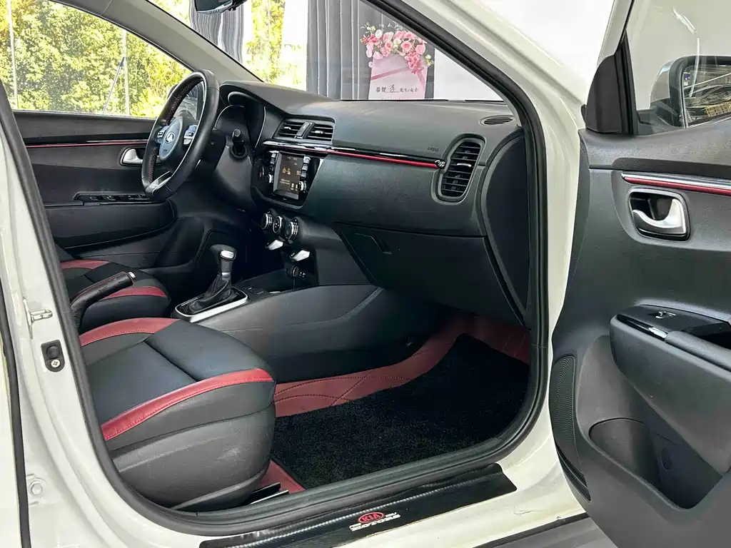Kia KX Cross 2019 — фото 13