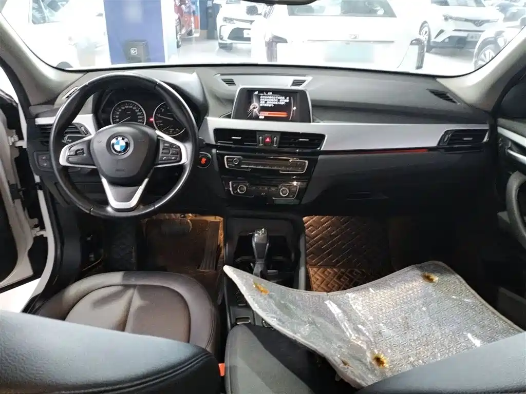 BMW X1 2017 — фото 10