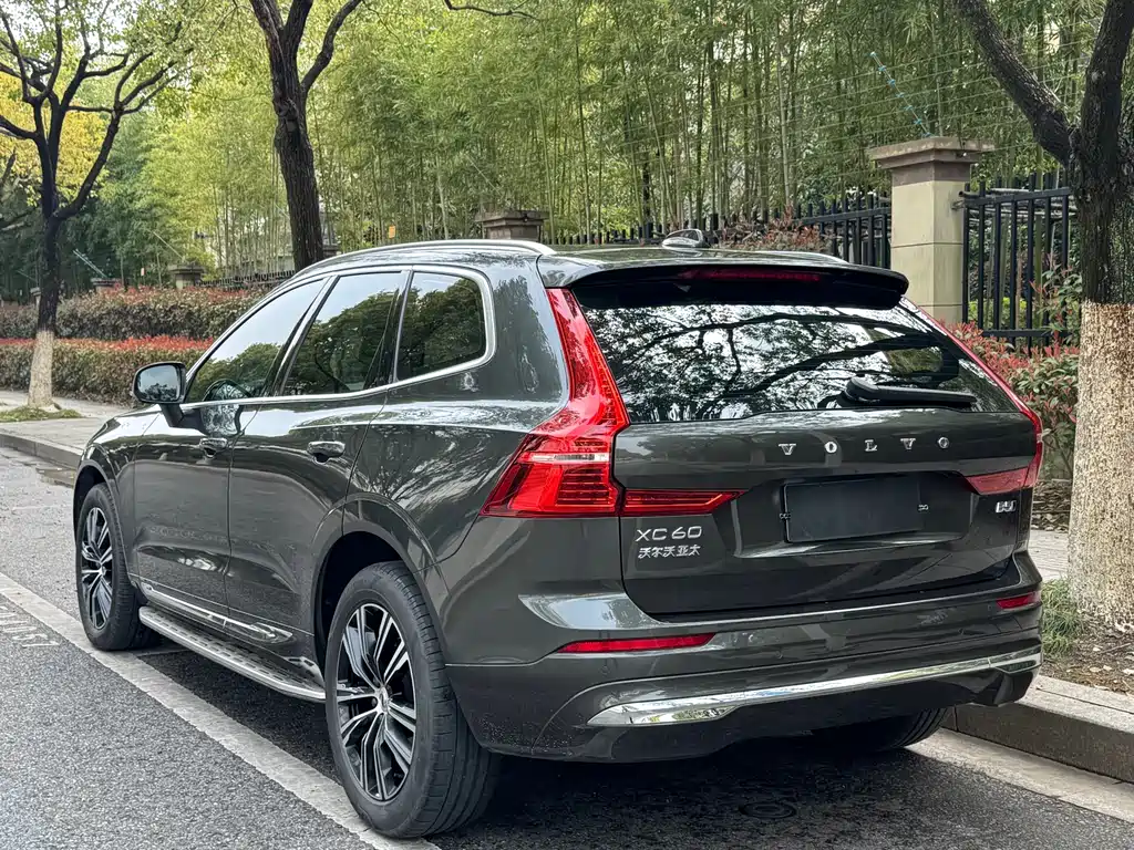 Volvo XC60 2021 — фото 4