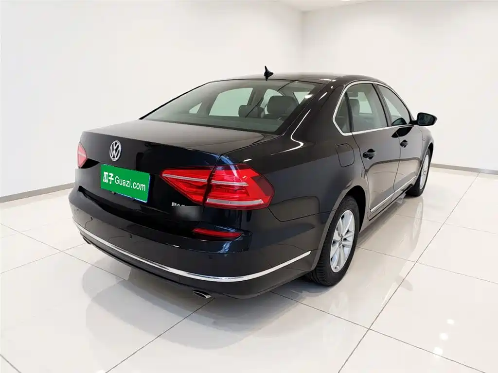 Volkswagen Passat 2017 — фото 7