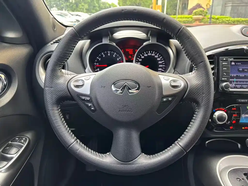 Infiniti ESQ 2016 — фото 12