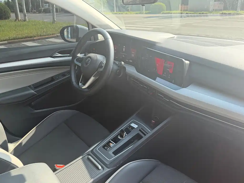 Volkswagen Golf 2021