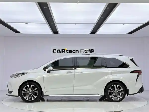 Toyota Granvia 2024