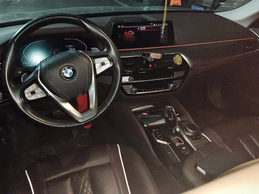 BMW 5 Series 2020 — фото 12