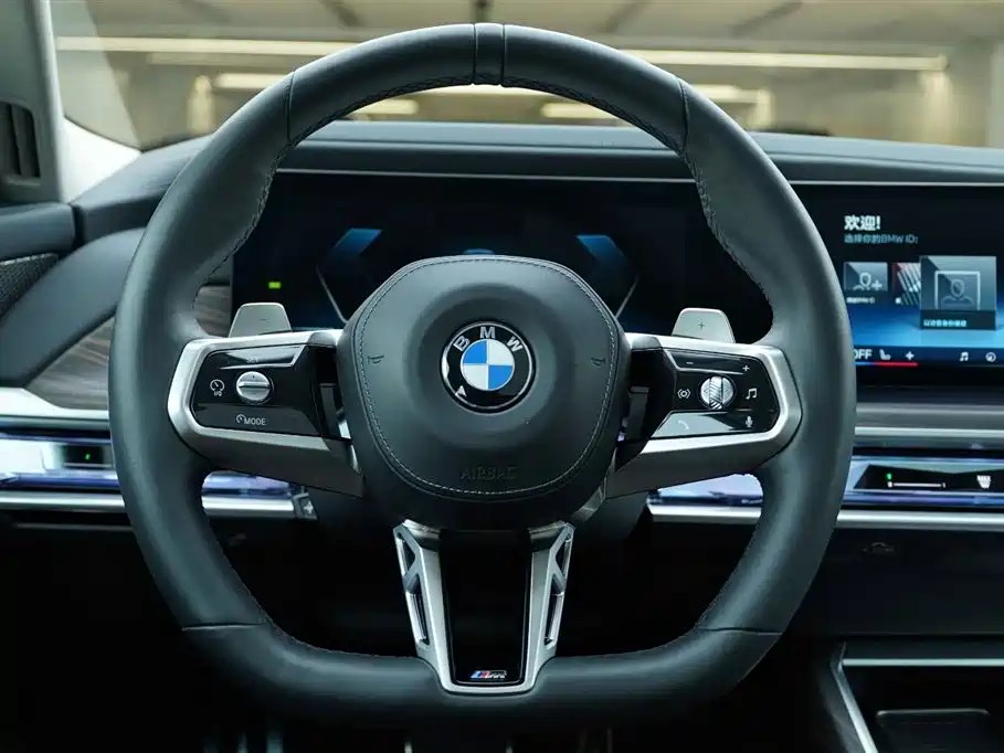 BMW 7 Series 2023 — фото 17