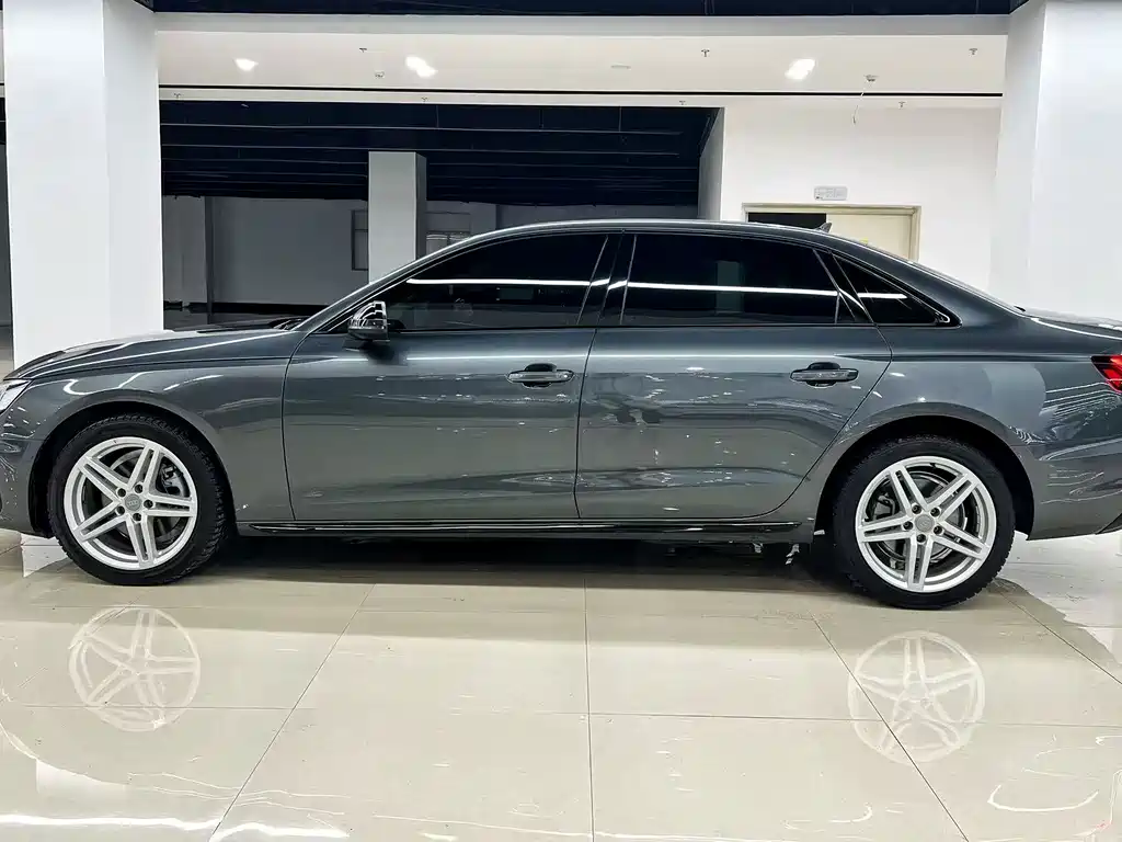 Audi A4L 2023