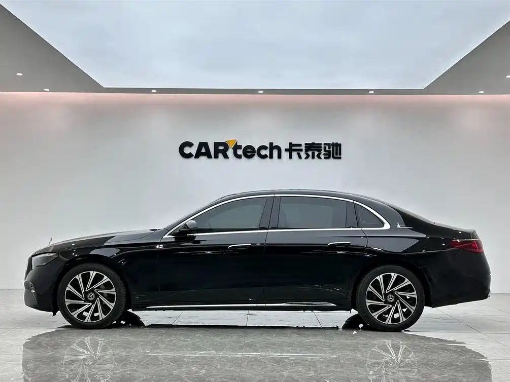 Mercedes-Benz E-Class 2025 — фото 2