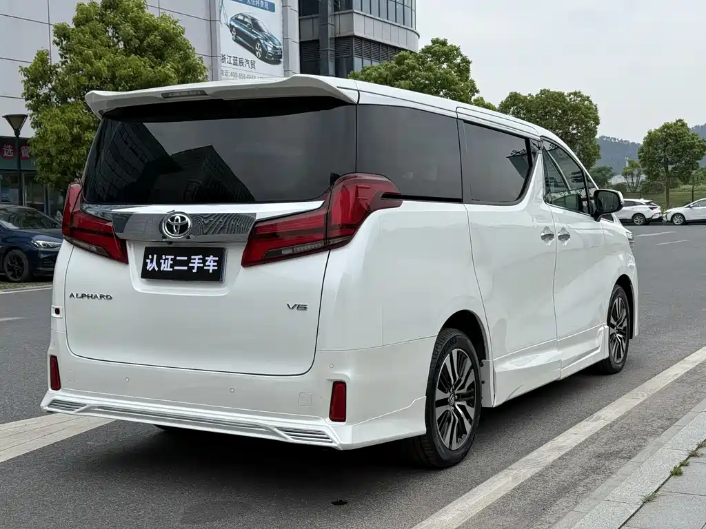 Toyota Alphard 2019 — фото 7