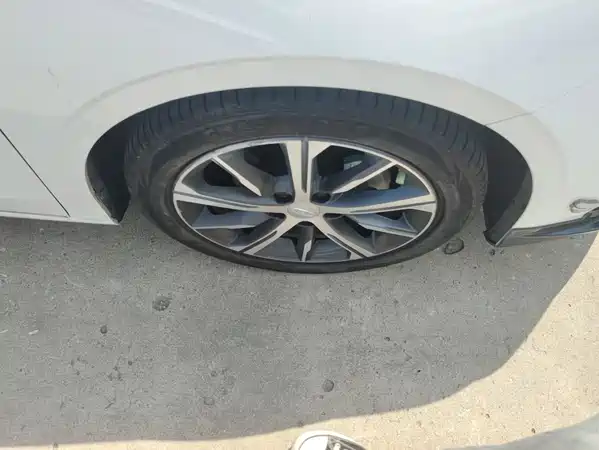 Geely Emgrand 2024