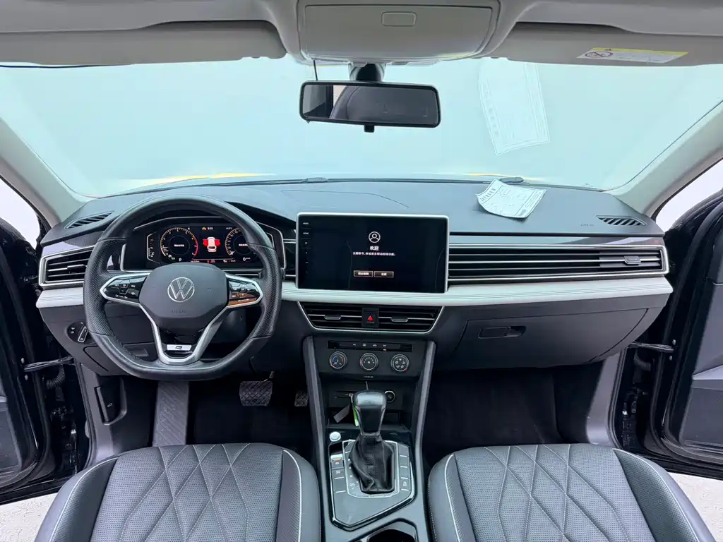 Volkswagen Tiguan L 2023 — фото 11