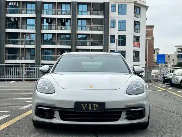 Porsche Panamera 2020