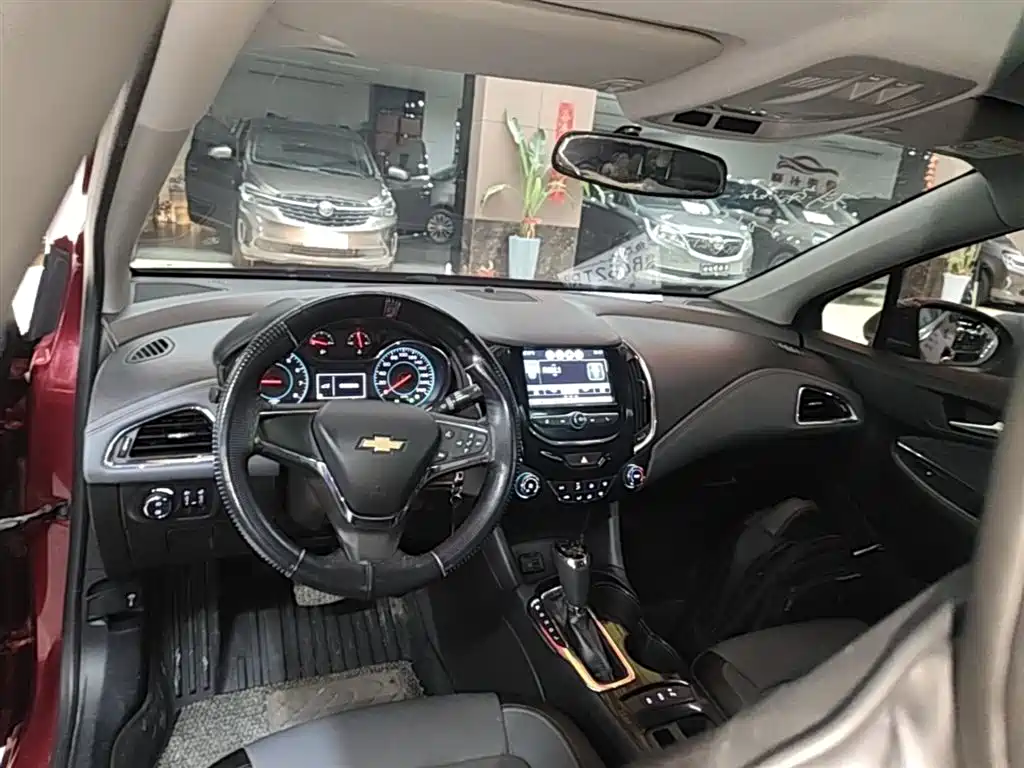 Chevrolet Cruze 2018 — фото 10