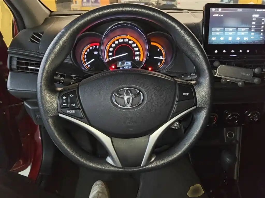 Toyota Yaris L 2020 — фото 7