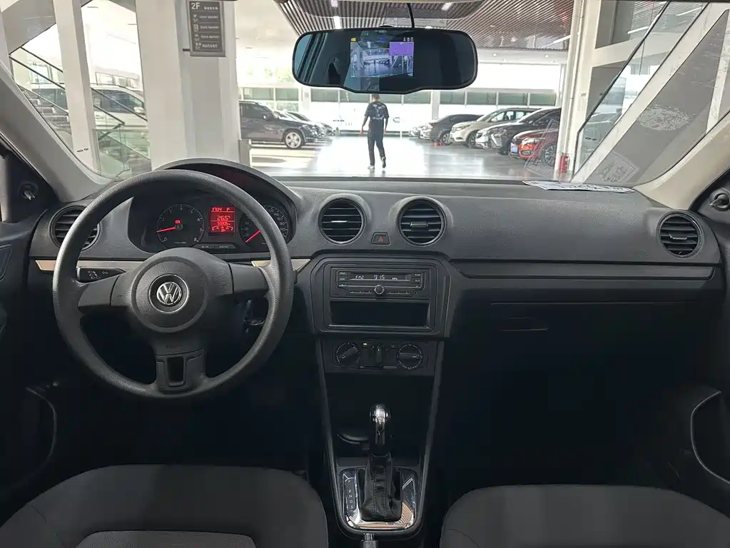 Volkswagen Jetta 2015 — фото 13