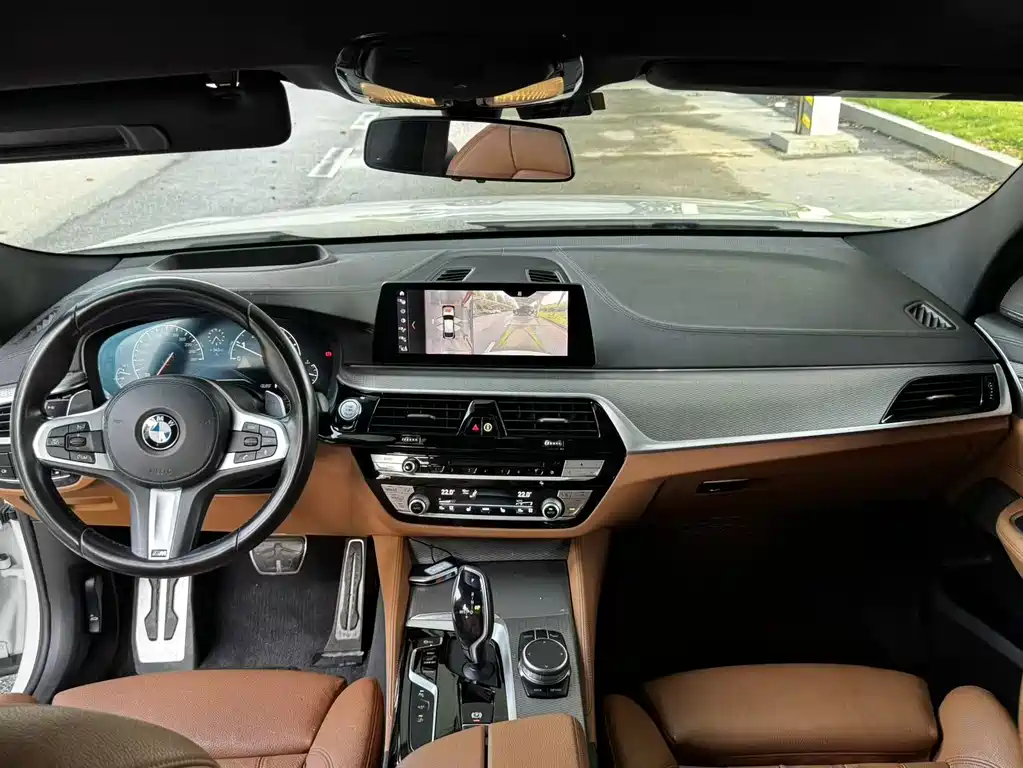 BMW 6 Series GT 2019 — фото 12